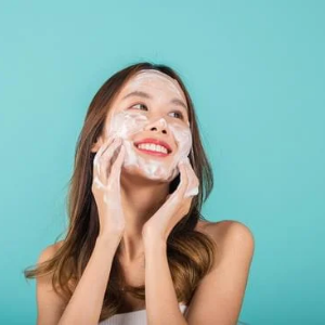 Urutan Pemakaian Skincare yang Tepat untuk Hasil yang Optimal