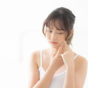 Urutan Skincare Malam untuk Kulit Kering Berjerawat