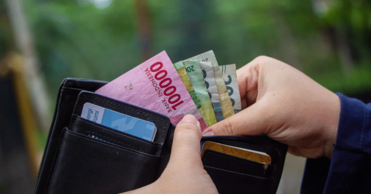 gaji staf administrasi Bank Mandiri