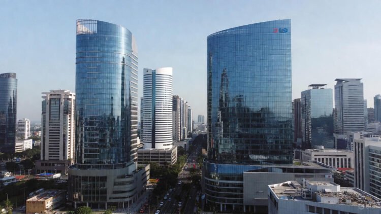 UMK Surabaya 2026 Terbaru: Update Resmi, Prediksi Besaran, dan Analisis Dampak