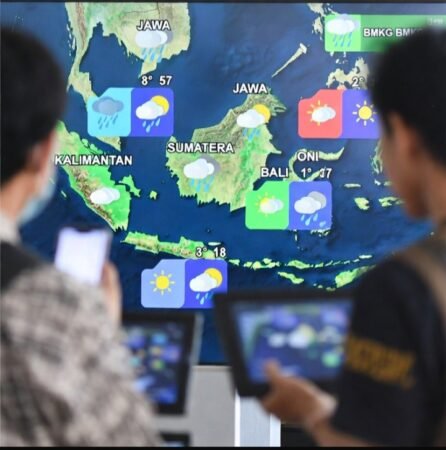 Prakiraan Cuaca Hari Ini 18 Januari 2026: Update BMKG Nasional, Potensi Hujan Lebat, dan Tips Antisipasi