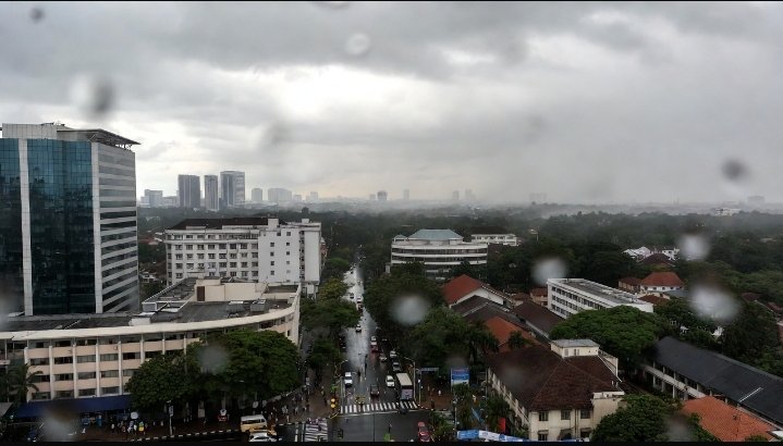 Prakiraan Cuaca Jakarta Hari Ini 18 Januari 2026: BMKG Waspadai Hujan Ringan hingga Lebat Sepanjang Hari